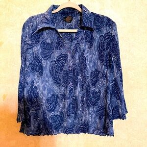 🩵Pleated (different shades of Blue) Shirt very good quality...